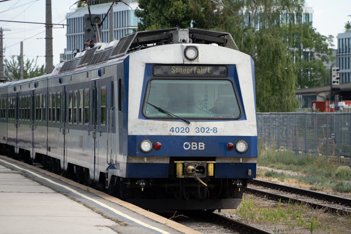 Letzte Fahrt einer Ikone: ÖBB verabschieden Baureihe 4020