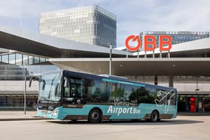 Mit dem Vienna Airport Bus schnell von und zum Flughafen